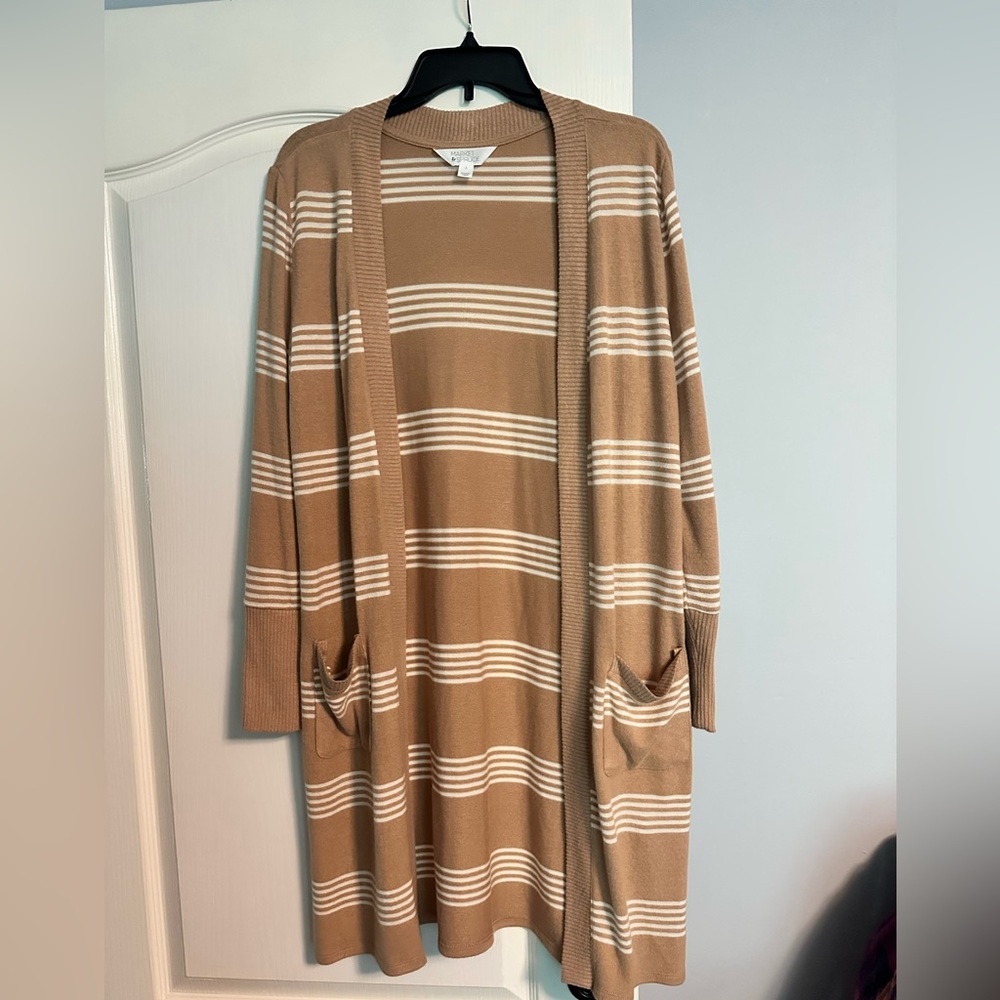 Market & Spruce Beige and White Striped Sweater
